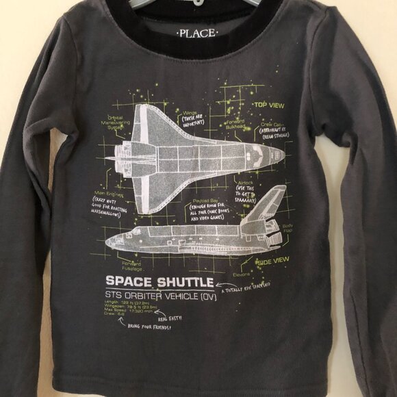 Bundle of Graphic t shirt and long sleeve shirt with sweatpants - Picture 13 of 16